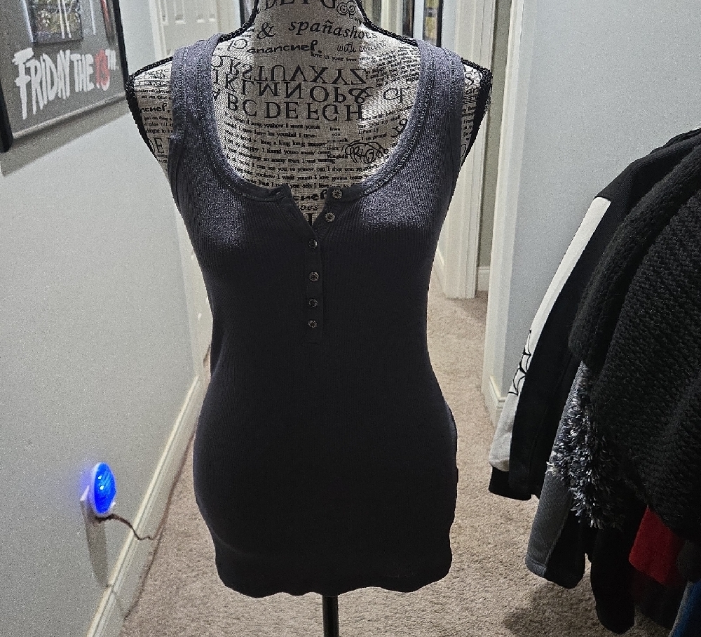 Active Basic Fitted Buttoned Tank Tops - image 7